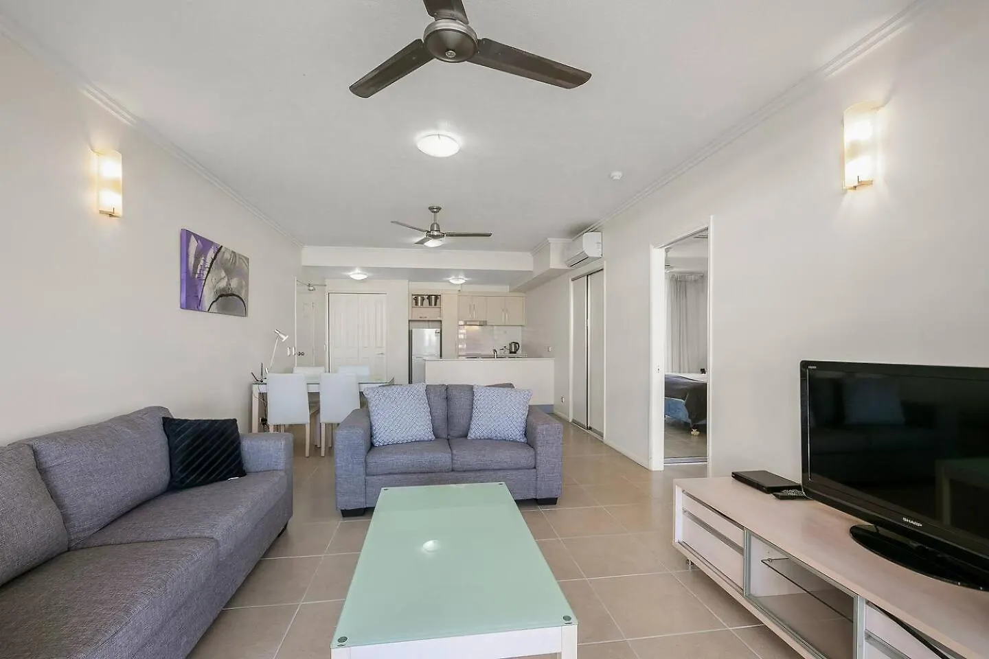 Daire Modern Rooftop Pool Retreat In Centre Of Town Cairns