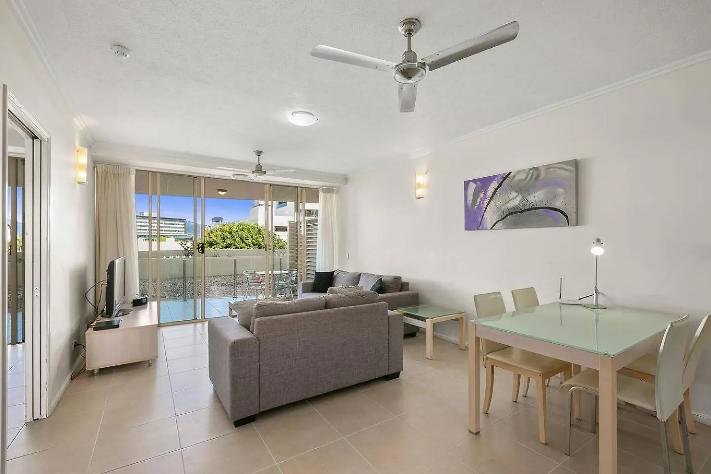 Daire Modern Rooftop Pool Retreat In Centre Of Town Cairns Avustralya